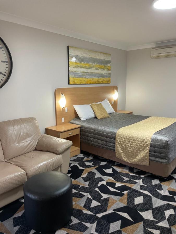 Cattlemans Country Motor Inn & Serviced Apartments Даббо Экстерьер фото