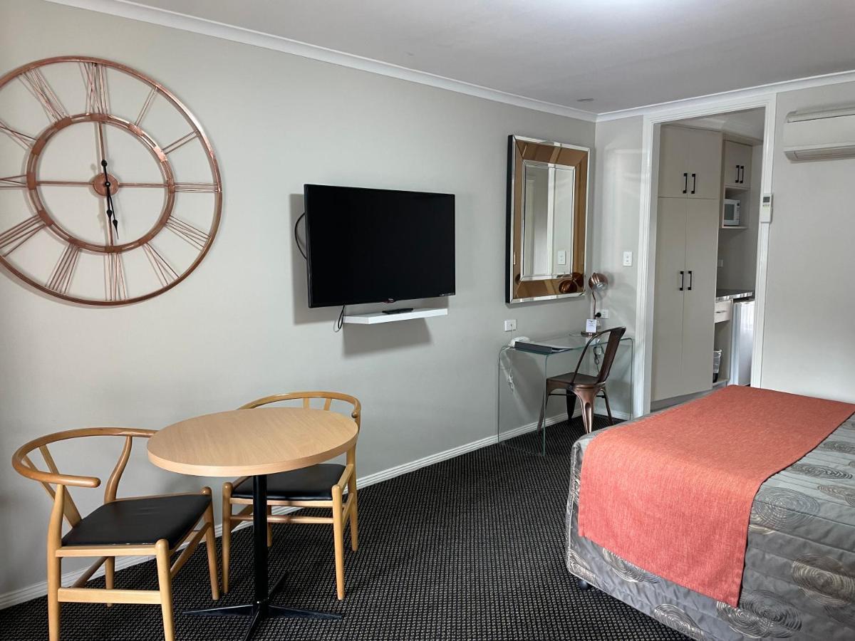 Cattlemans Country Motor Inn & Serviced Apartments Даббо Экстерьер фото