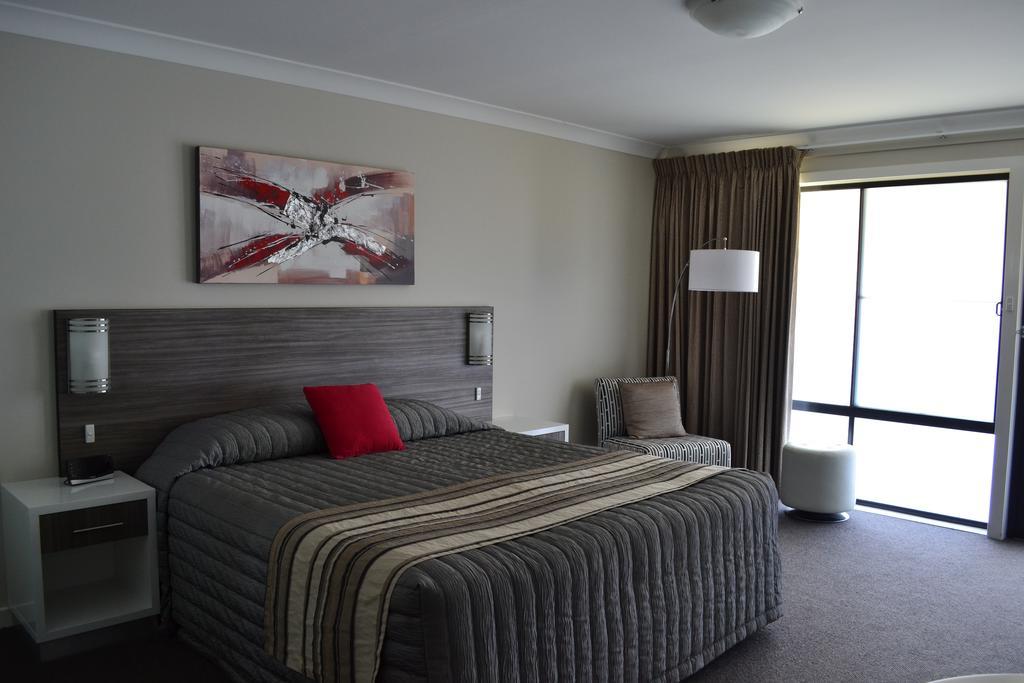 Cattlemans Country Motor Inn & Serviced Apartments Даббо Экстерьер фото