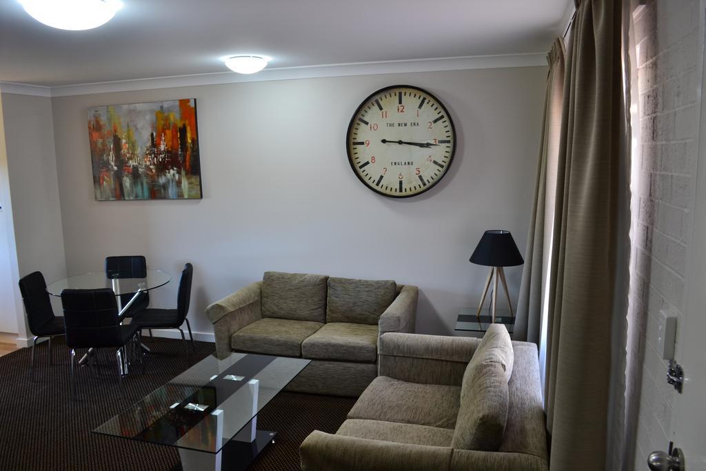 Cattlemans Country Motor Inn & Serviced Apartments Даббо Экстерьер фото