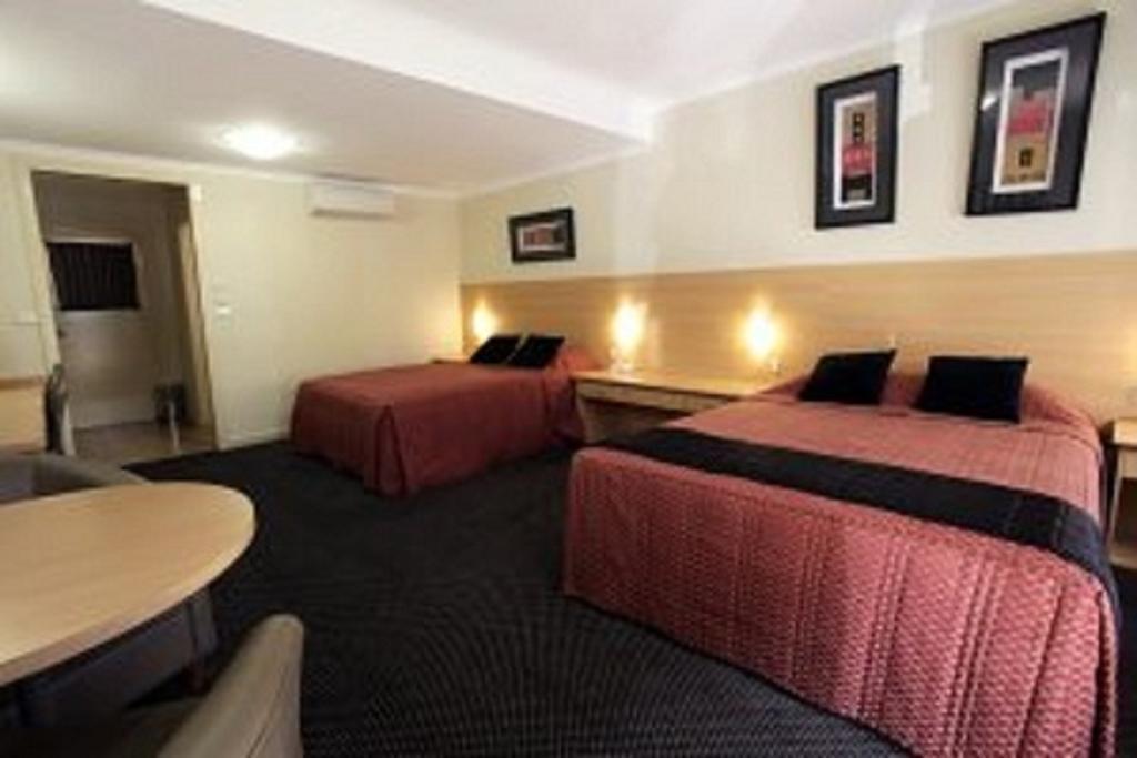 Cattlemans Country Motor Inn & Serviced Apartments Даббо Номер фото