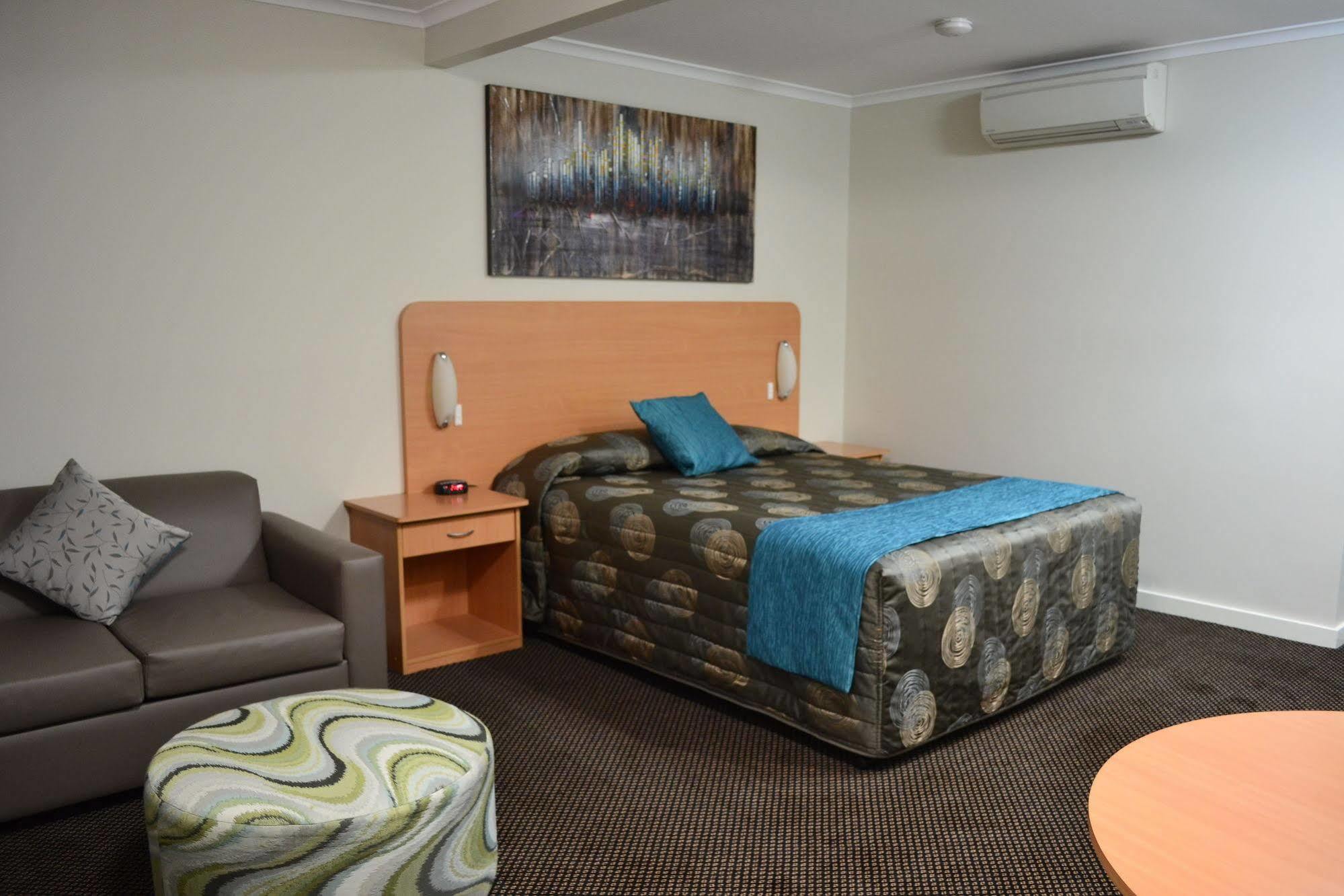 Cattlemans Country Motor Inn & Serviced Apartments Даббо Экстерьер фото