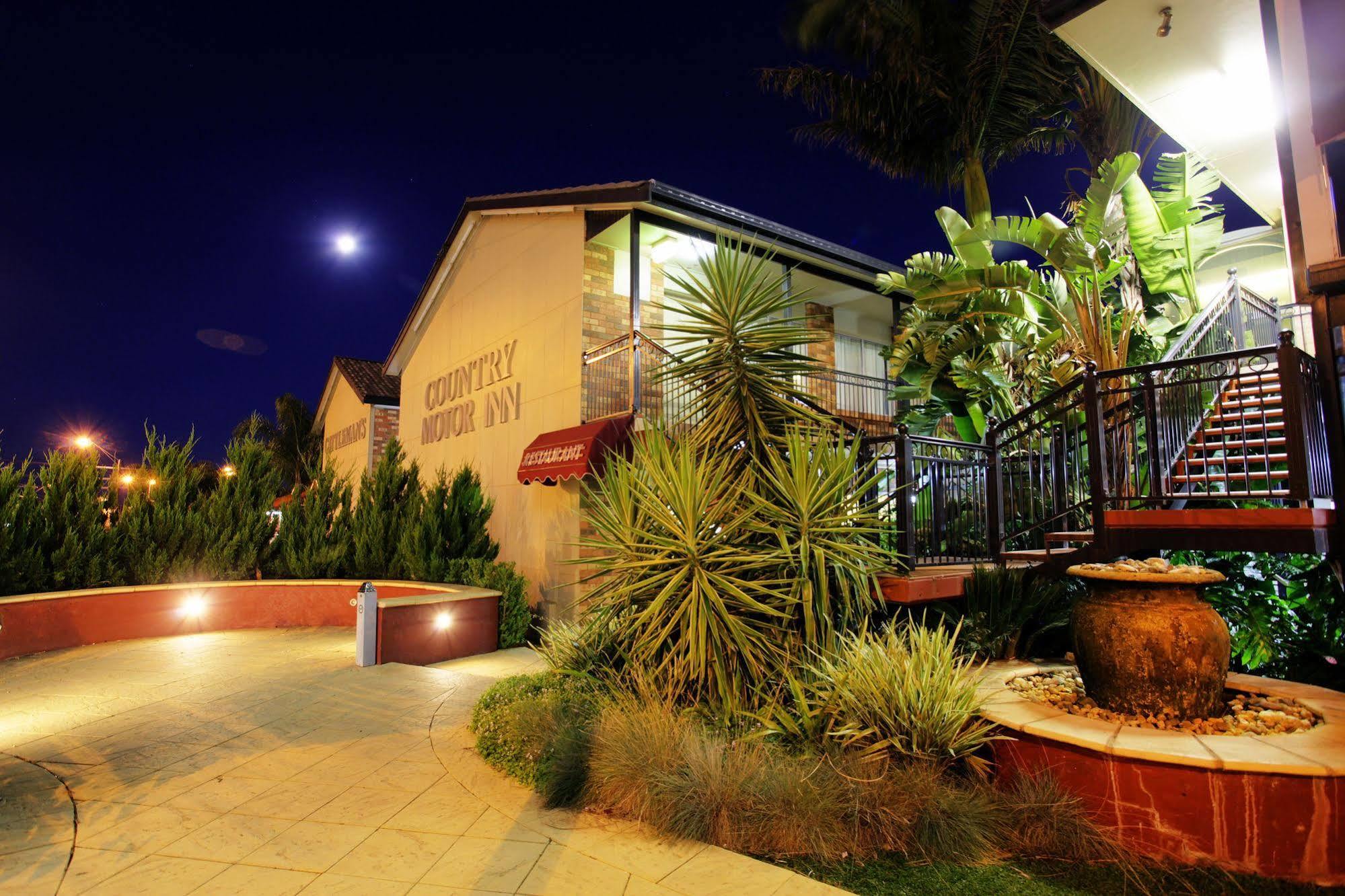 Cattlemans Country Motor Inn & Serviced Apartments Даббо Экстерьер фото