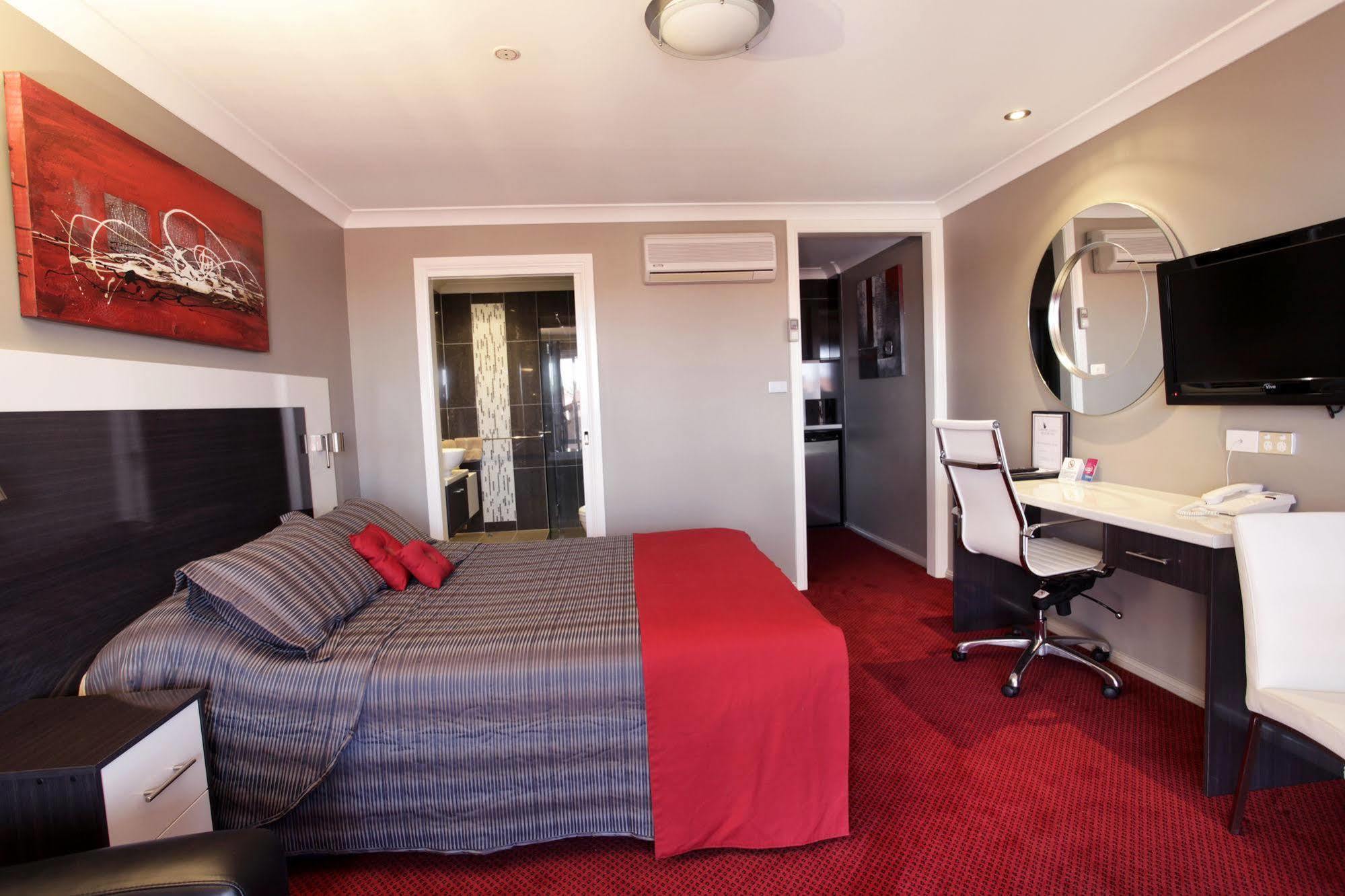 Cattlemans Country Motor Inn & Serviced Apartments Даббо Экстерьер фото